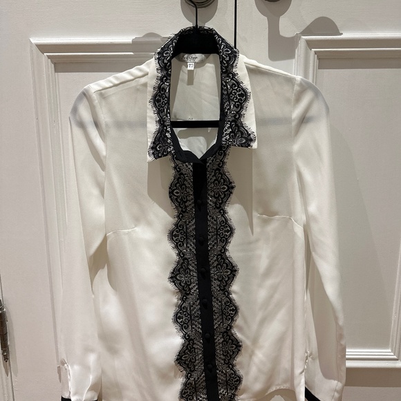 Blouse with black lace detail - Picture 1 of 4